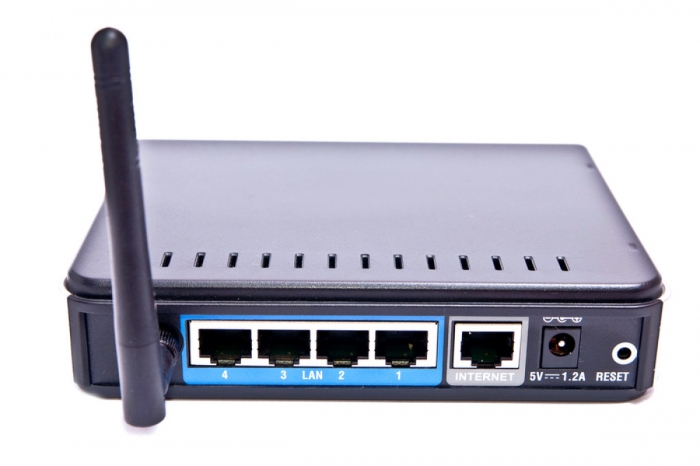 如何在无线网络中设置三台路由器